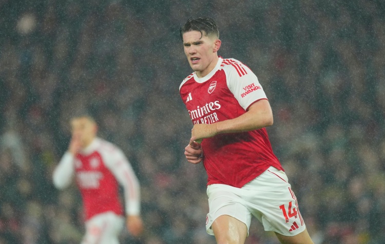 必赢官网-埃布埃：约克雷斯需要队友更多地支援 今年阿森纳将夺得英超冠军